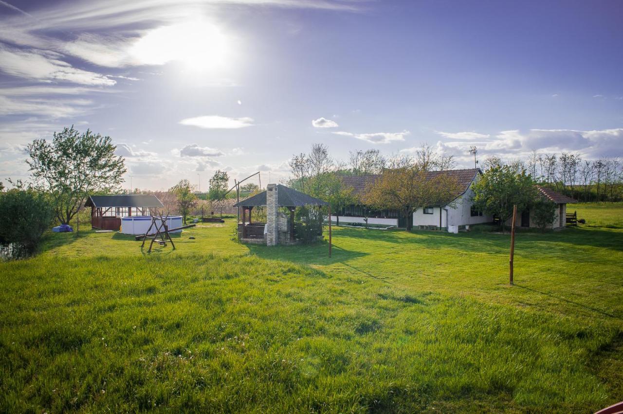 Etno Salas - Etno Ranch - Seosko Turisticko Domacinstvo Villa Palić Exterior foto